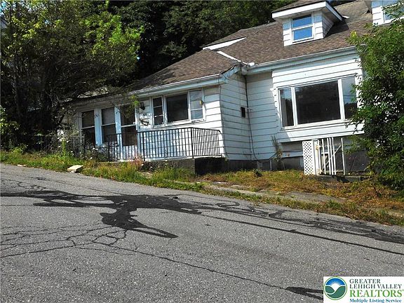 5th image of 571 E Center St