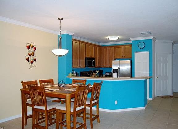 4th image of 10057 Pacific Pines Ave