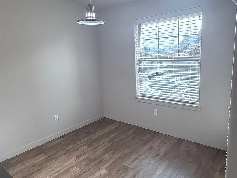117 - Gravens Grove — Photo 15
