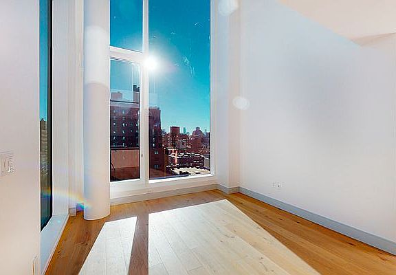 3rd image of 101 W 14th St #10D