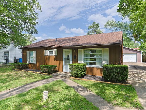 3rd image of 2029 Lewis Dr