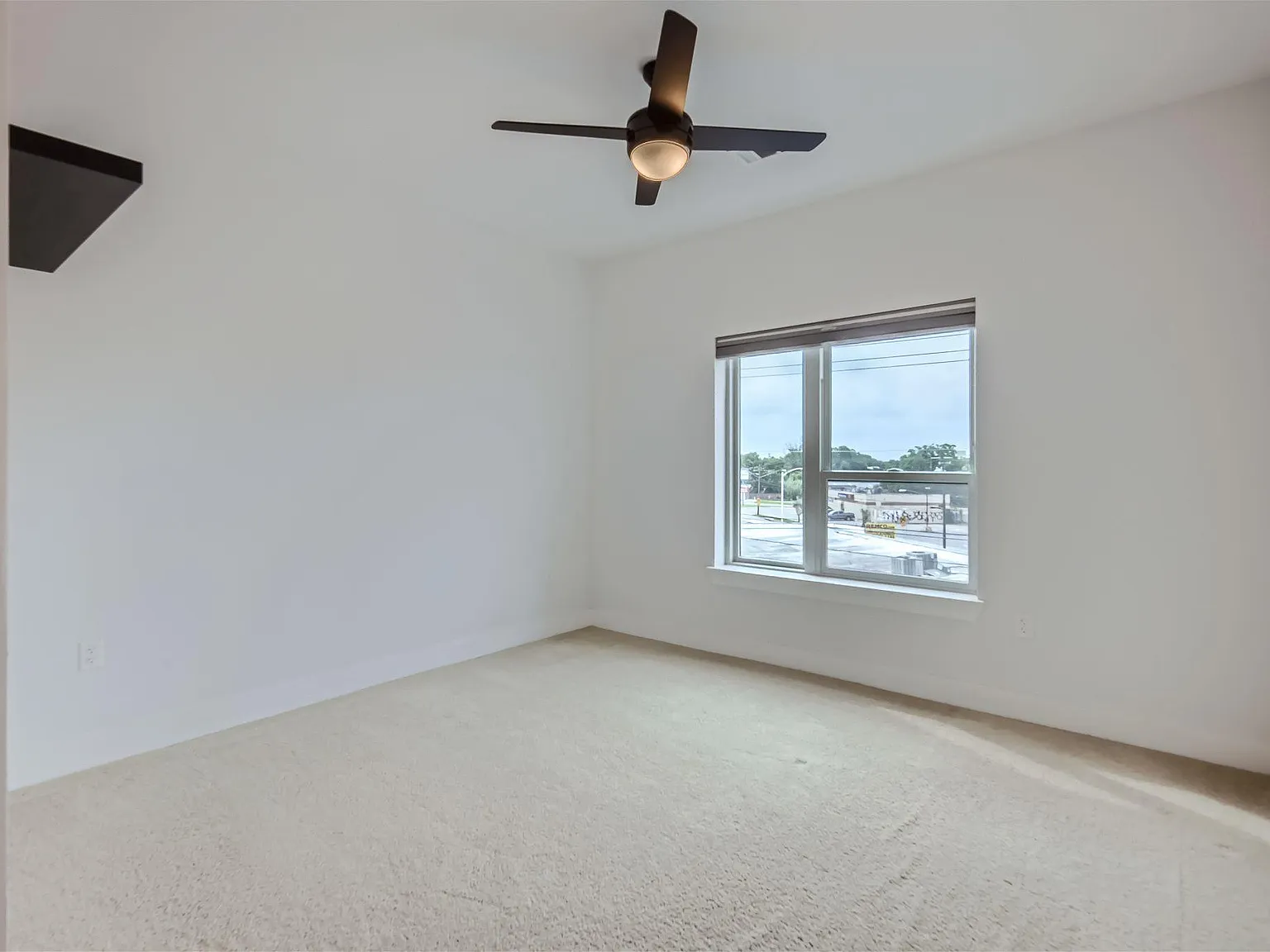 1 bed, 1.0 bath, 665 sqft, $1,695 — Photo 3