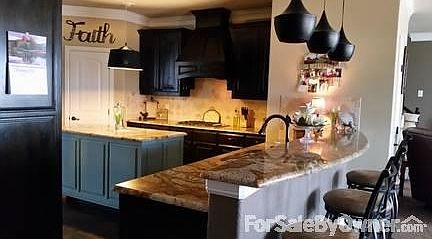3rd image of 3061 San Fernando Dr