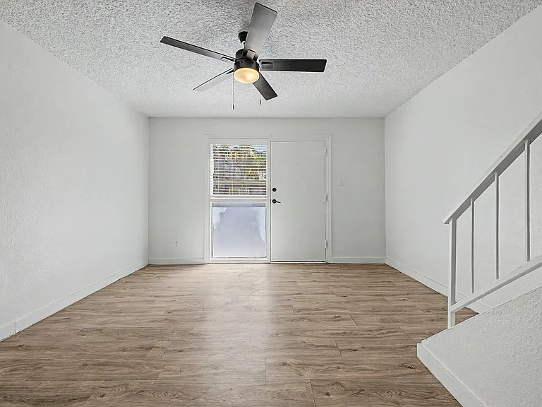 The Brentwood — Photo 10