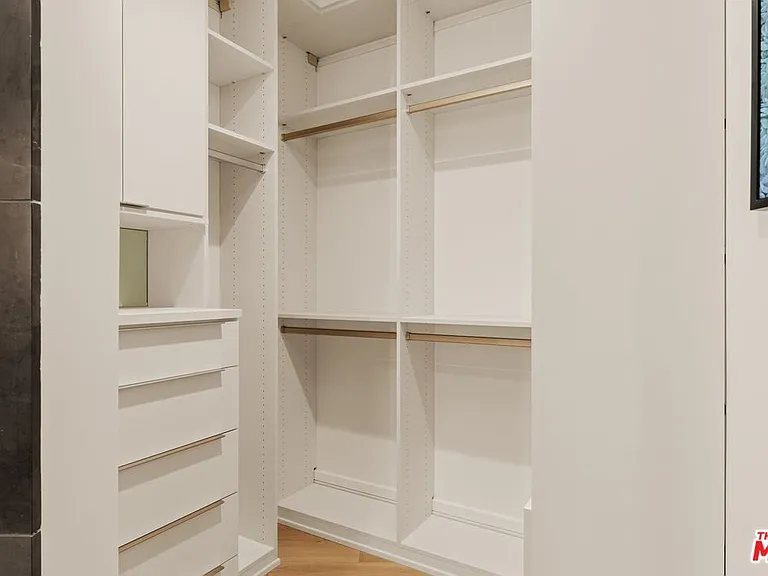 211 Elm Ct #13E — Photo 16