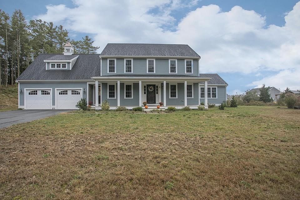 1st image of 6 Fountain Knoll Ln