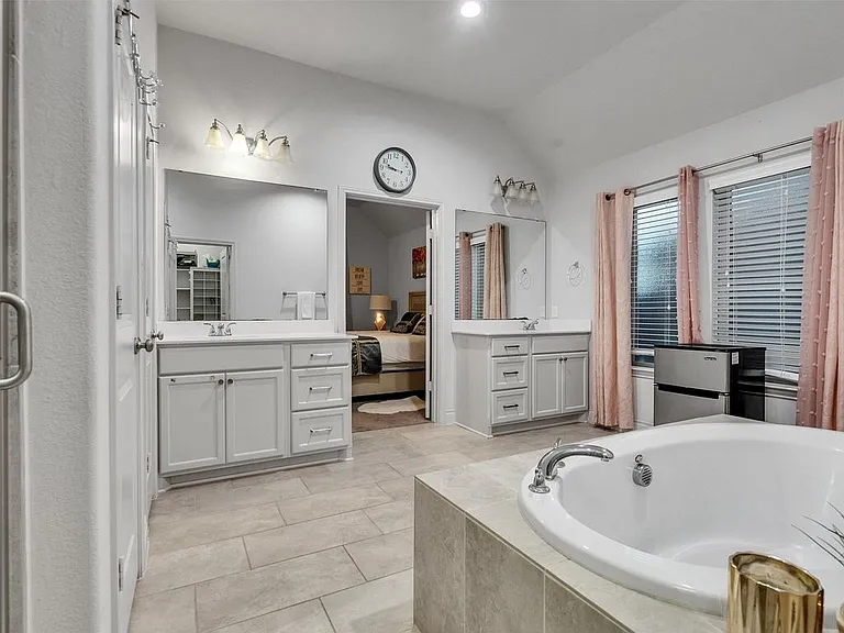 23311 Darst Field Trl — Photo 11