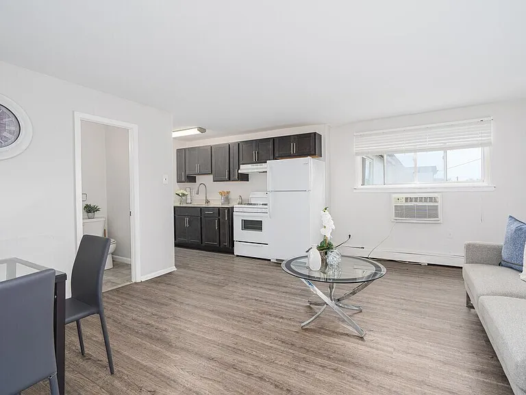 631 W Fisher Ave #B-8 — Photo 11