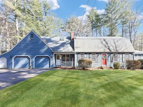 39 Berry St, Plainville, MA 02762