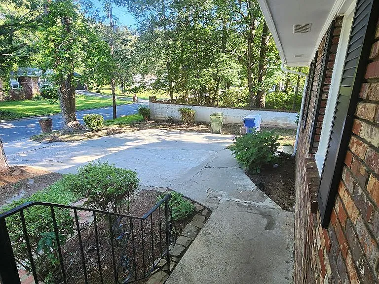 302 Kelso Dr SW — Photo 6
