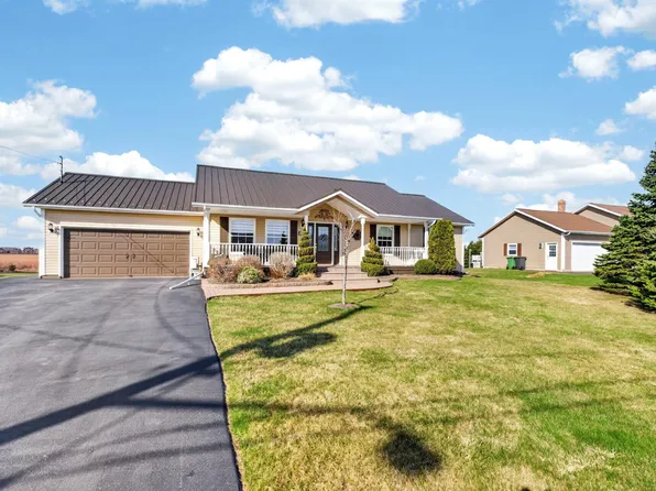 27 Antoinette Dr, Miscouche, PE C0B 1T0