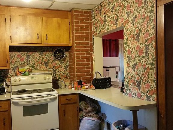 5th image of 306 Boyden St