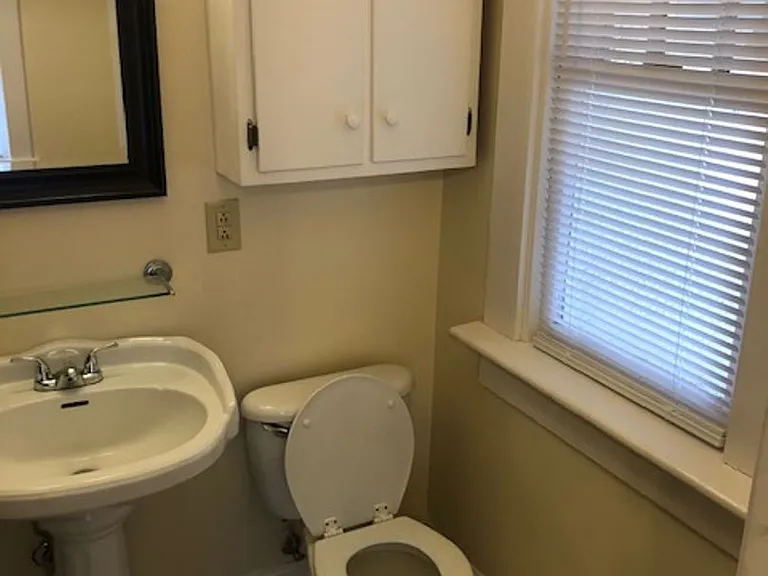 328 N Madison St — Photo 17