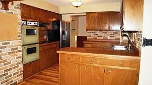 3rd image of 1534 Meadowlane Ave