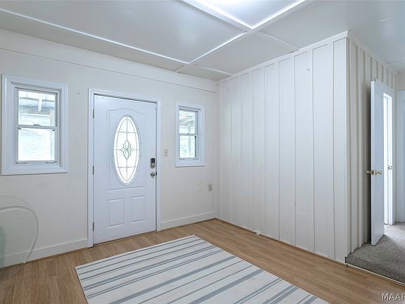 4th image of 694 Becky Ln