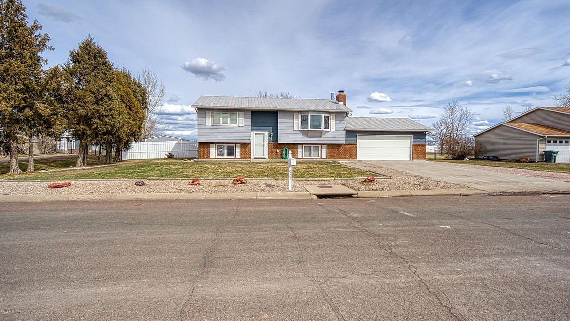 921 Cherry Ln, Gillette, WY 82716 Zillow