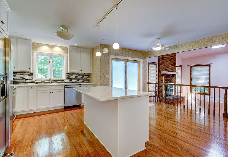 18 Strawberry Ln — Photo 9