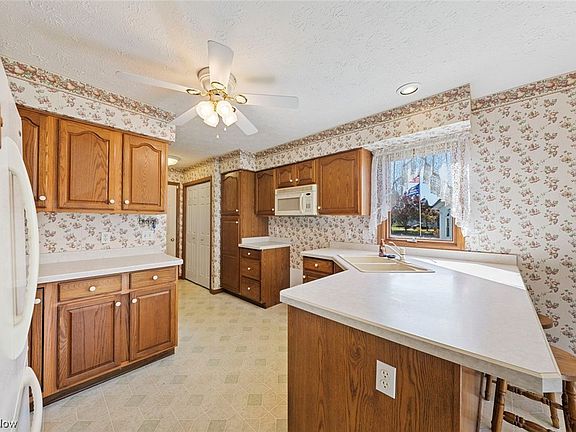 5th image of 125 Augusta Dr