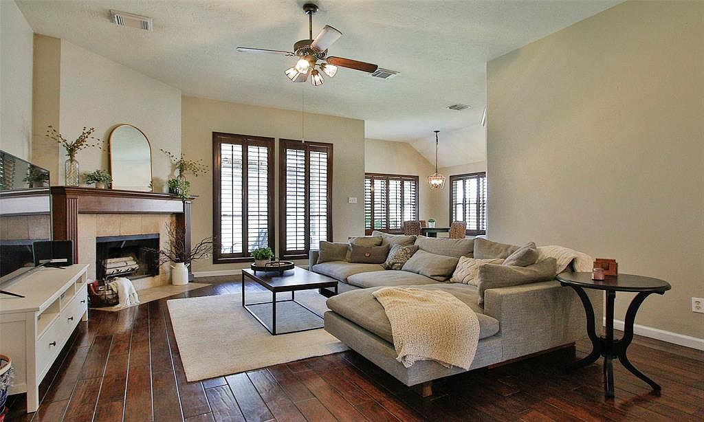 3741 Whisper Walk, Montgomery, TX 77356 Zillow