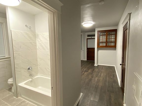 3rd image of 4226 Dewey Ave APT 1N