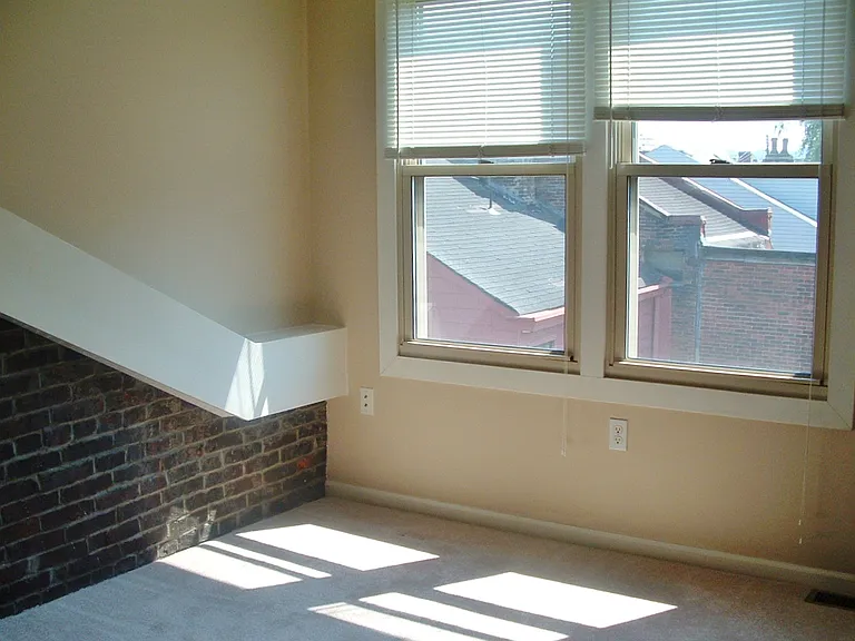 2104 Carey Way — Photo 7