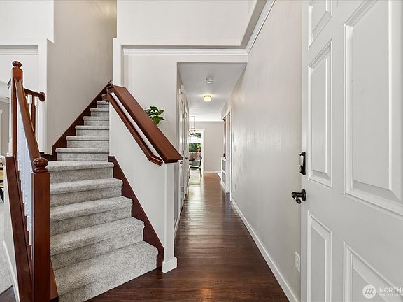 4th image of 1425 74th Drive SE