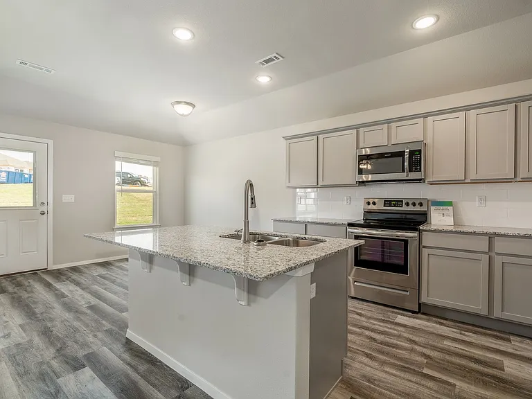 529 Woodcreek Loop — Photo 8
