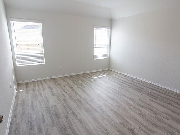 3rd image of 3617 Joshua St