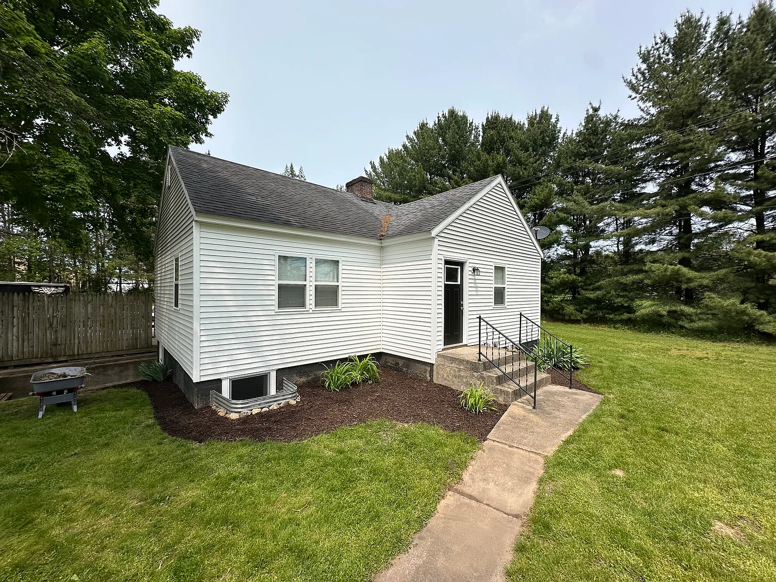 4 bed, 1800 sqft, $2,750 — Photo 2