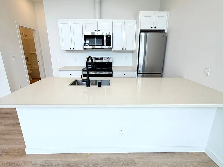 1223 W Nickerson St — Photo 10