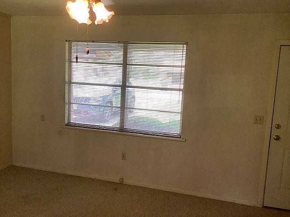 5th image of 1703 Cypress St