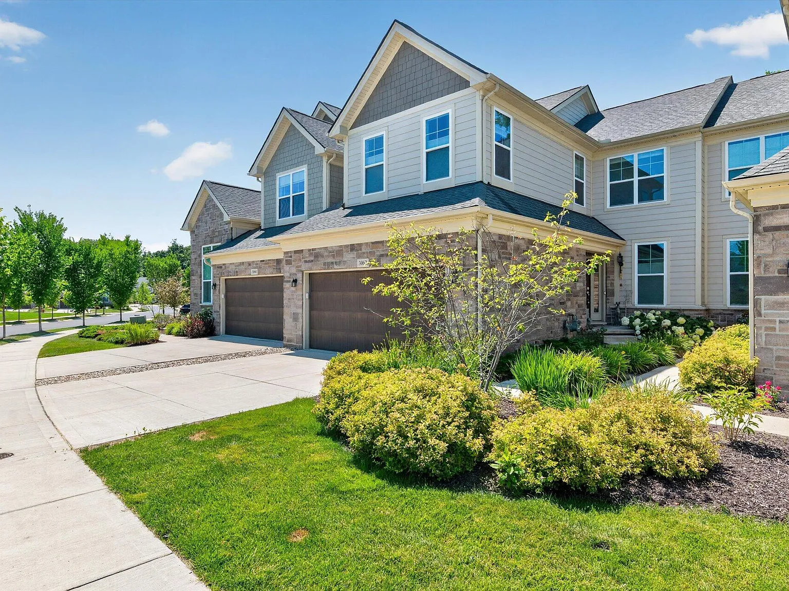3 bed, 2.5 bath, 2765 sqft, $4,300 — Photo 3