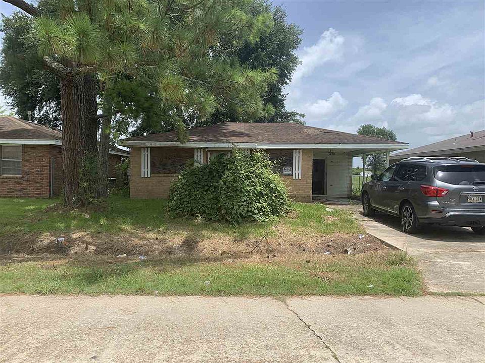 1st image of 202 Crozier Dr
