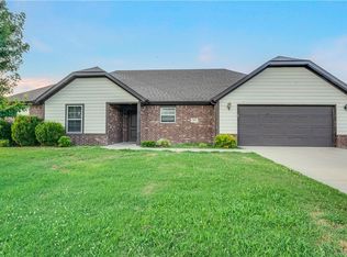 421 Capri St, Centerton, AR 72719