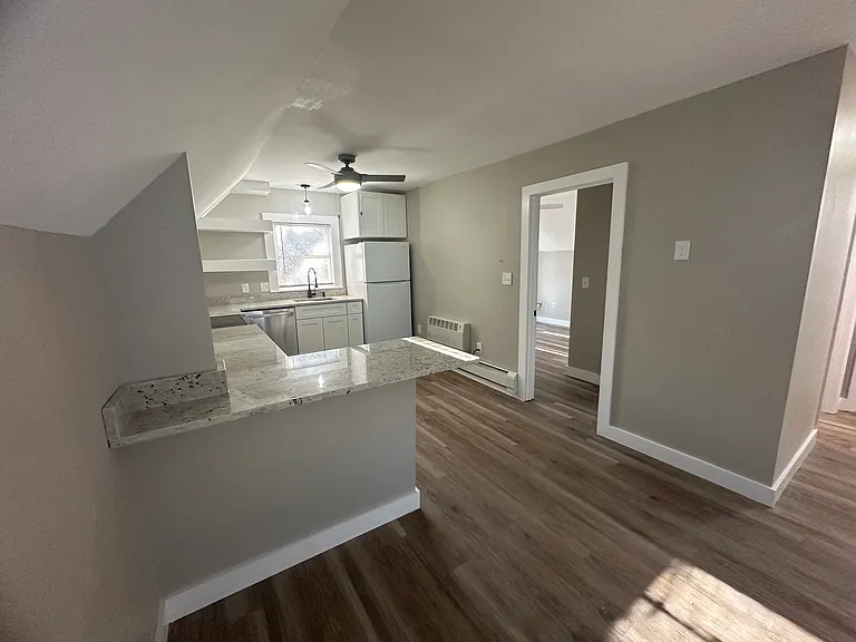 17 Central St #6 — Photo 9