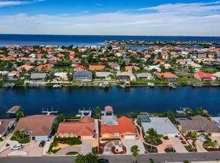 925 Chipaway Dr, Apollo Beach, FL 33572