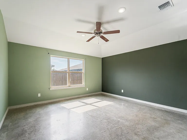 742 Freedom Cir — Photo 9