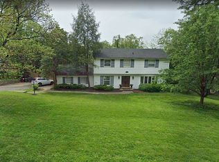 5906 Brittany Valley Rd, Louisville, KY 40222