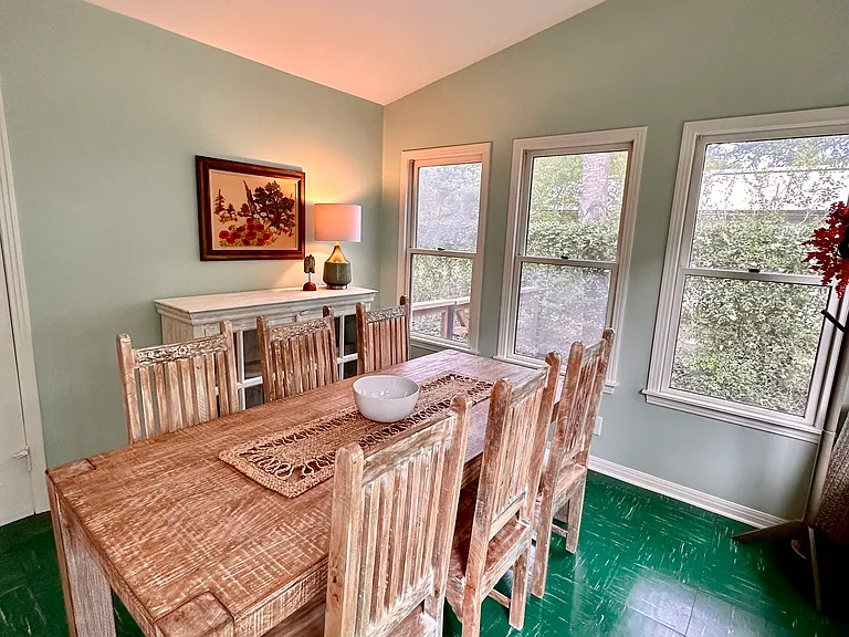 Large Eat-in area off Kitchen