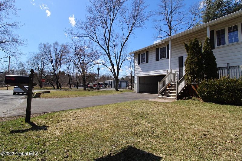 2nd image of 5 Parkland Avenue
