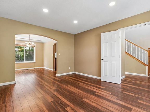 4th image of 1612 SE 187th Pl