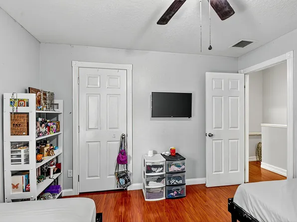 1184 Pinewood Lake Court, Greenacres, FL 33415