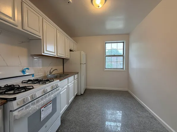 77-17 138th St #1A, Flushing, NY 11367