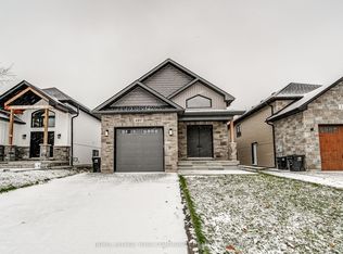 140 58th St S, Wasaga Beach, ON L9Z2Z1