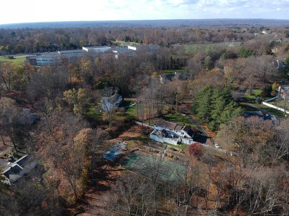 6 Fox Run Ln, Westport, CT 06880
