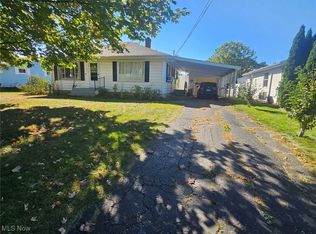 15 Sunset Dr, Conneaut, OH 44030