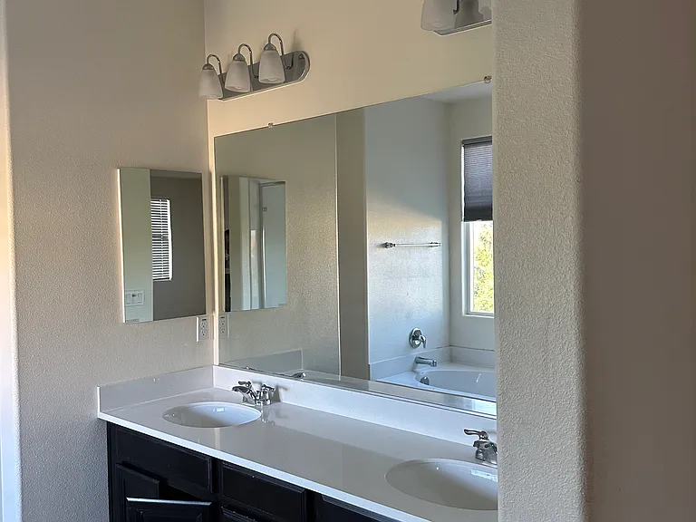 2131 Topaz Ct — Photo 8