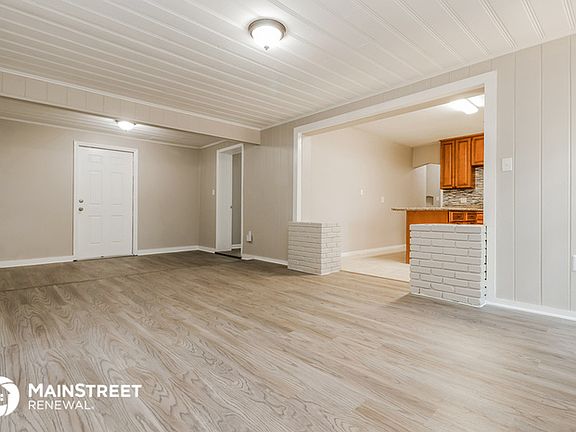 4th image of 808 S Evergreen Ave
