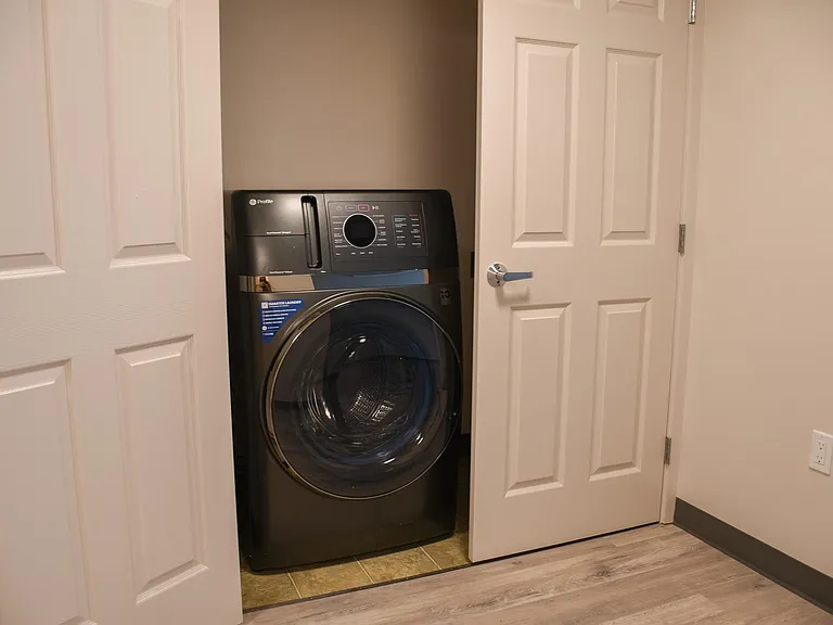 Kirkland Heights Apartments — Photo 11