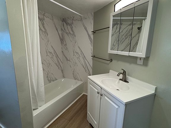2nd image of 435 Visitacion Ave